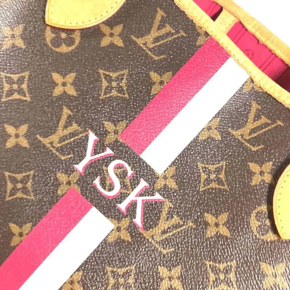 LOUIS VUITTON Brown Monogram Canvas Neverfull MM Shoulder Bag